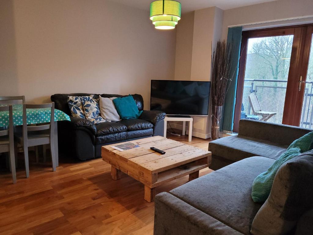 The Rampling's, Crawley