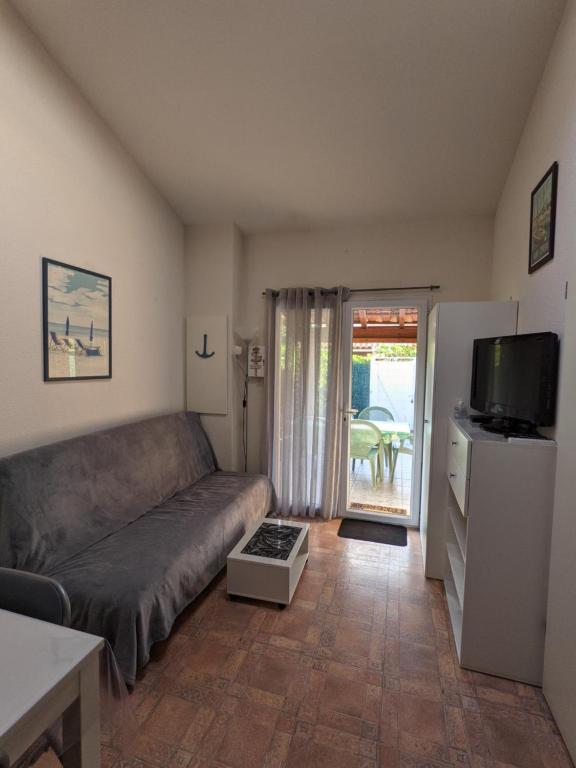 MARINES DU ROUSSILLON Villa en résidence avec piscine à 150 m de la plage v100 - 2