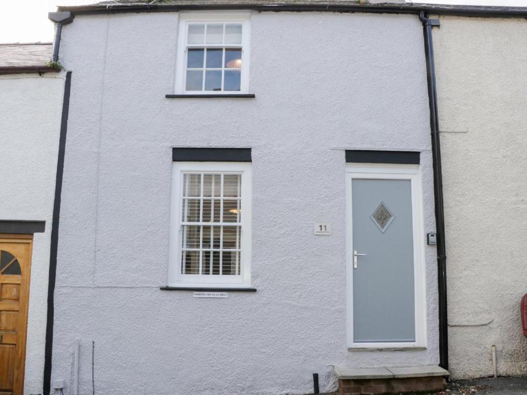 Clock cottage, Conwy