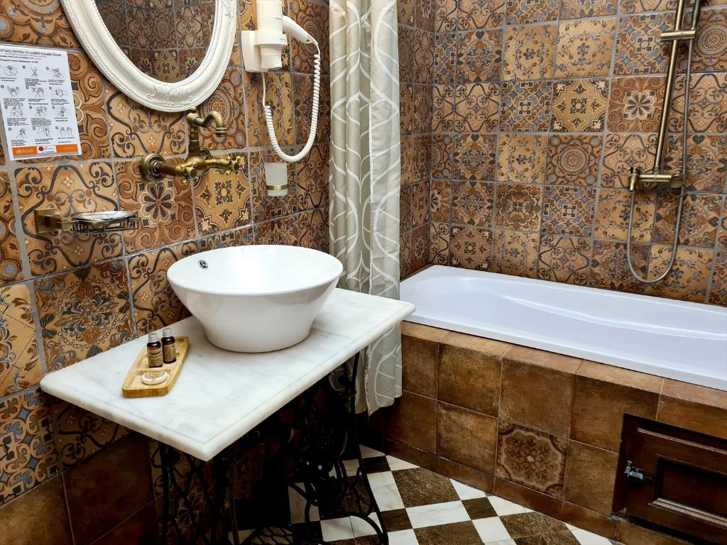 Piano Borracho Boutique Hotel Old Tbilisi photo