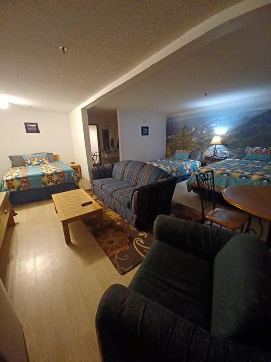 Manitou Cog Lodge Inc dba Manitou Inn — Hotel in Colorado Springs (CO)