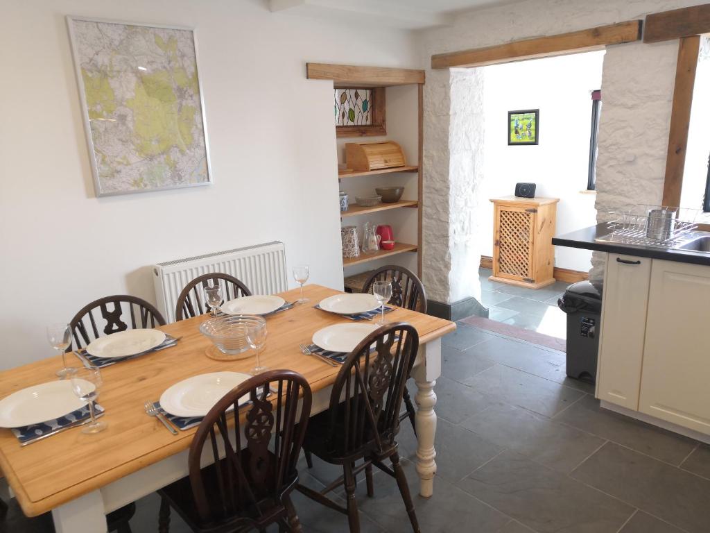 Bowkett Cottage, Cinderford photo 6