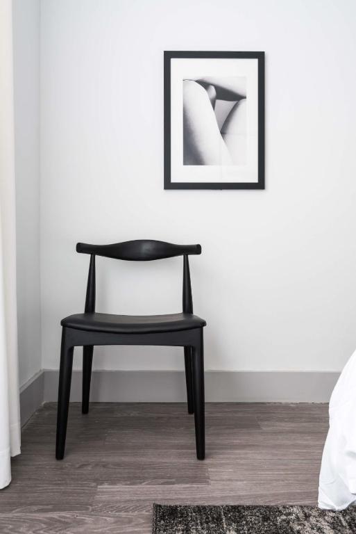 Modern CWE 1BR near BJC by Zencity photo