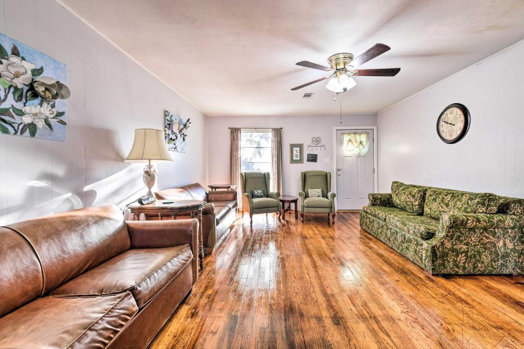 Yard with BBQ Pit! Temple Home Less Than 1 Mi to Hospital, Temple