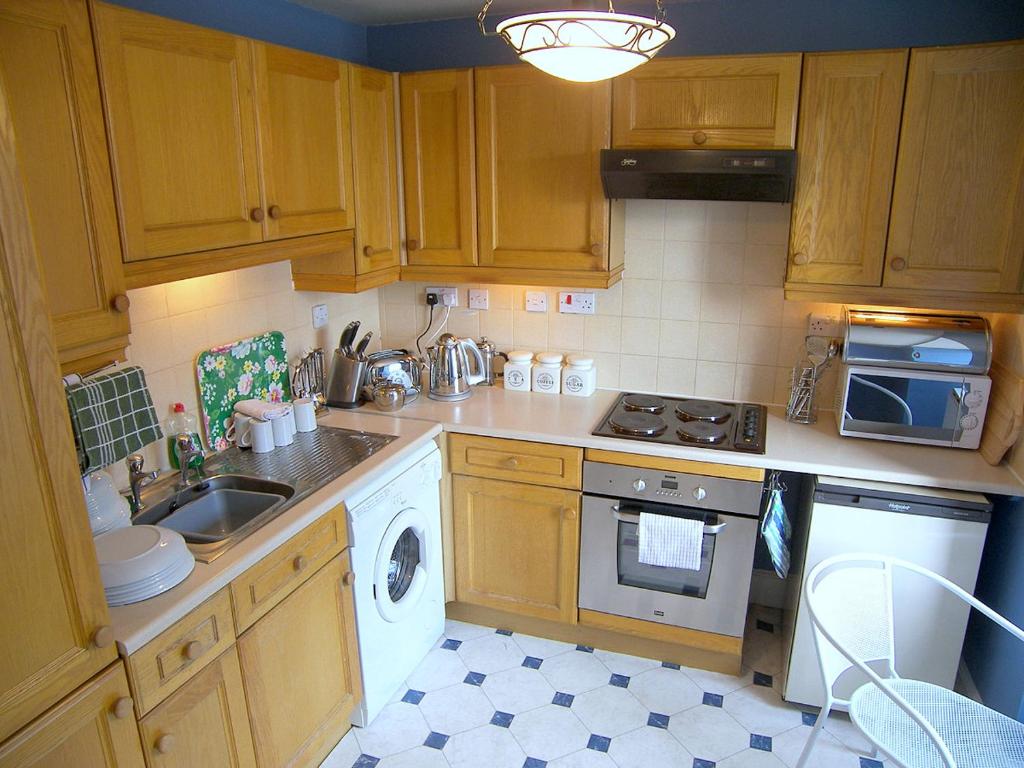 Kitchen, Royal Mile Apartment in Edinburgh