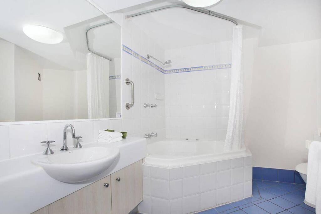 Mooloolaba Unit in the Nautilus Resort photo