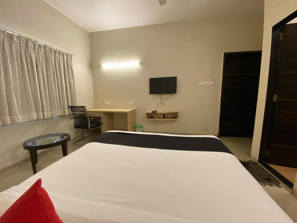 Aron Resort Lonavala Near Old Mumbai Pune Highway photo