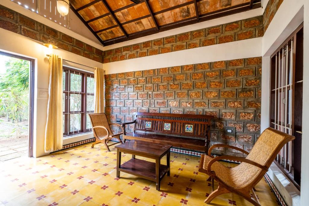 Selcouth, Pet-friendly 2br by the backwaters by Roamhome photo