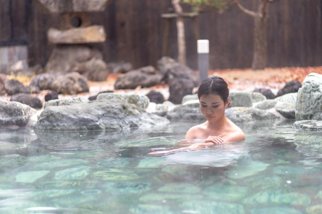 Hot spring bath