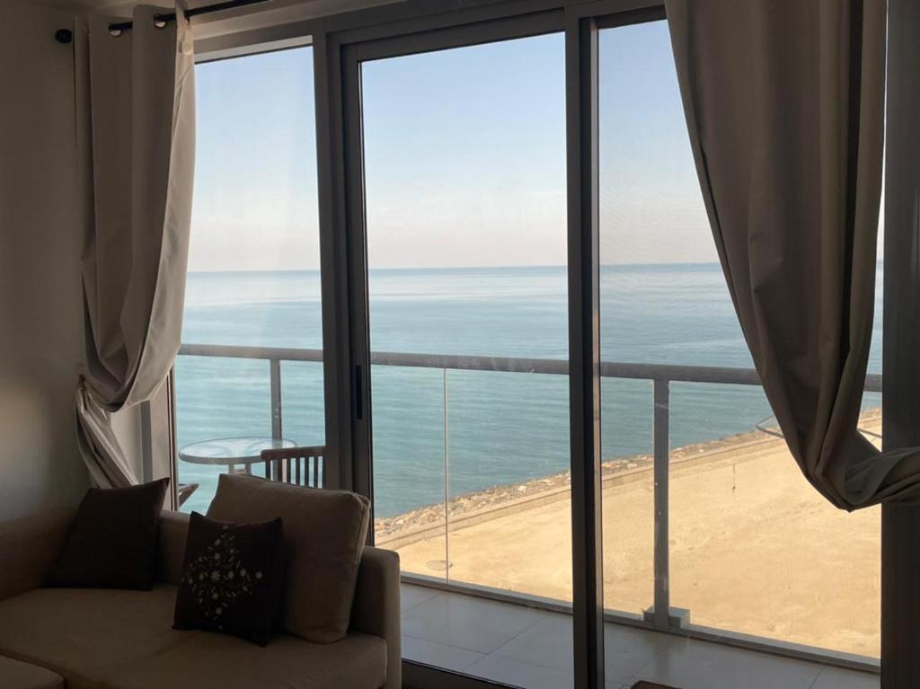 2 BEDROOM INCREDIBLE OCEAN VEW APARTMENT photo