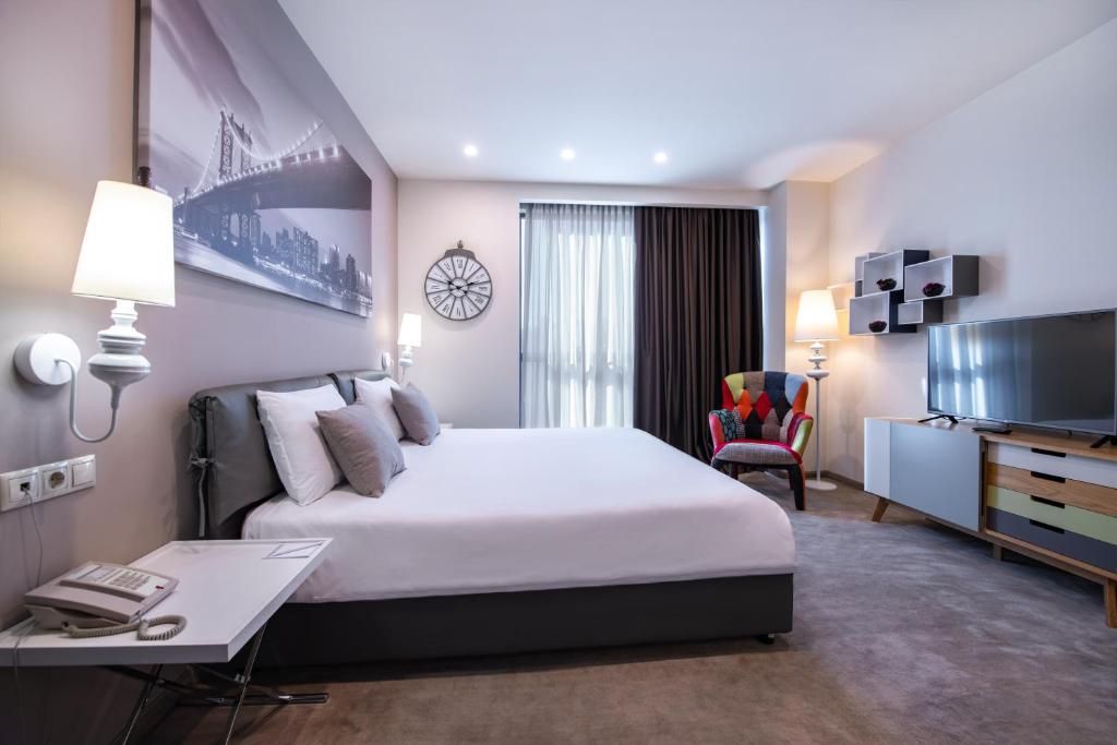 Opera Suite Hotel photo