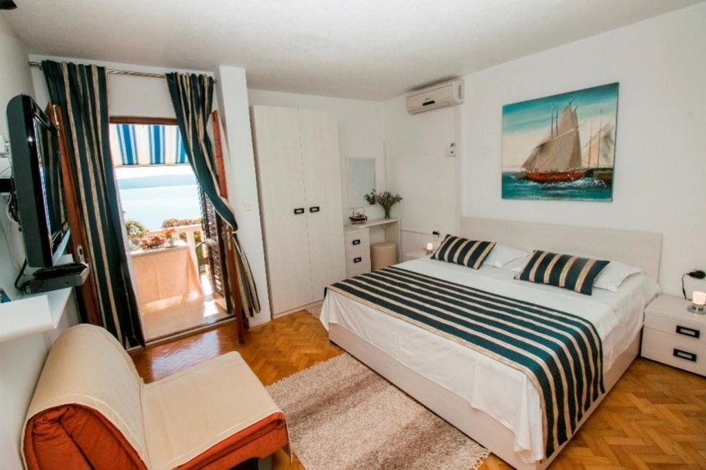 Studio apartment in Pisak with sea view, balcony, air conditioning, WiFi 3340-1, Pisak