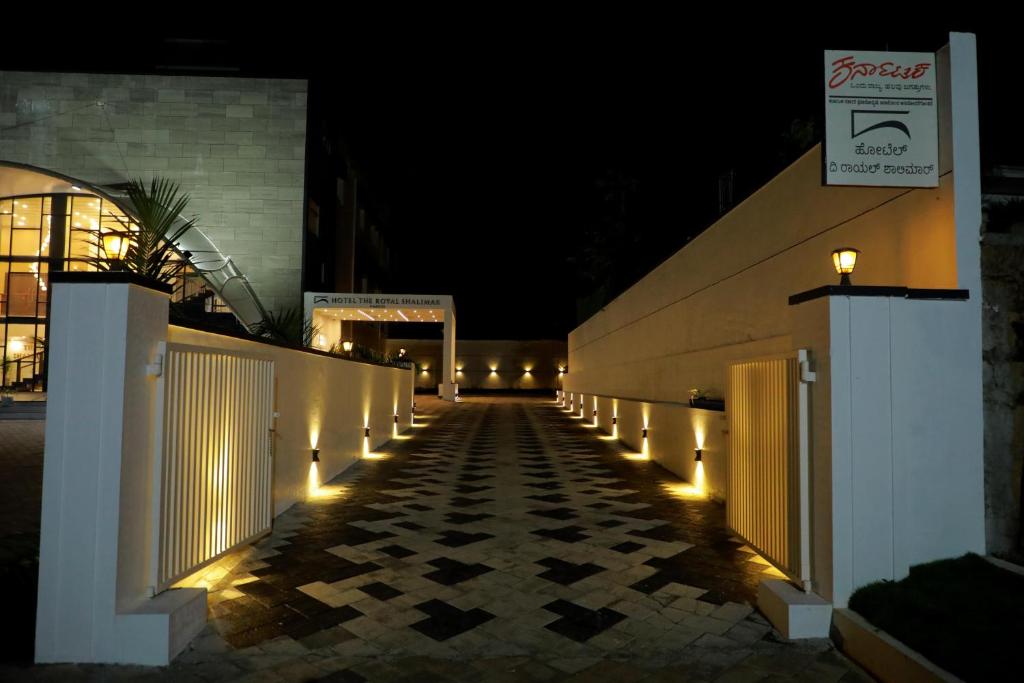 HOTEL THE ROYAL SHALIMAR photo