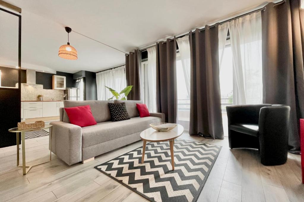 #F7 The contemporary 6 sleeps Wifi tramway, Grenoble