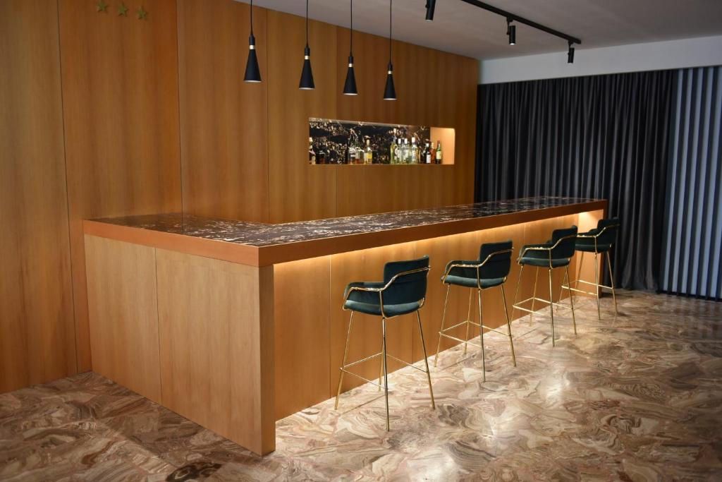 Bar/lounge