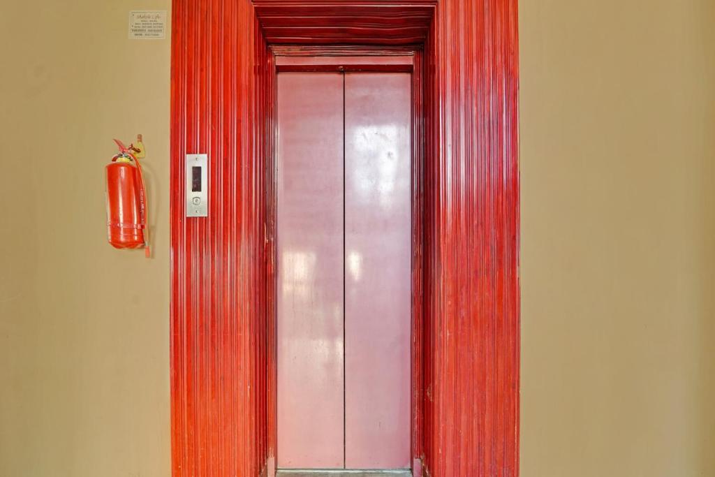 OYO 85329 Hotel Vasee Residency