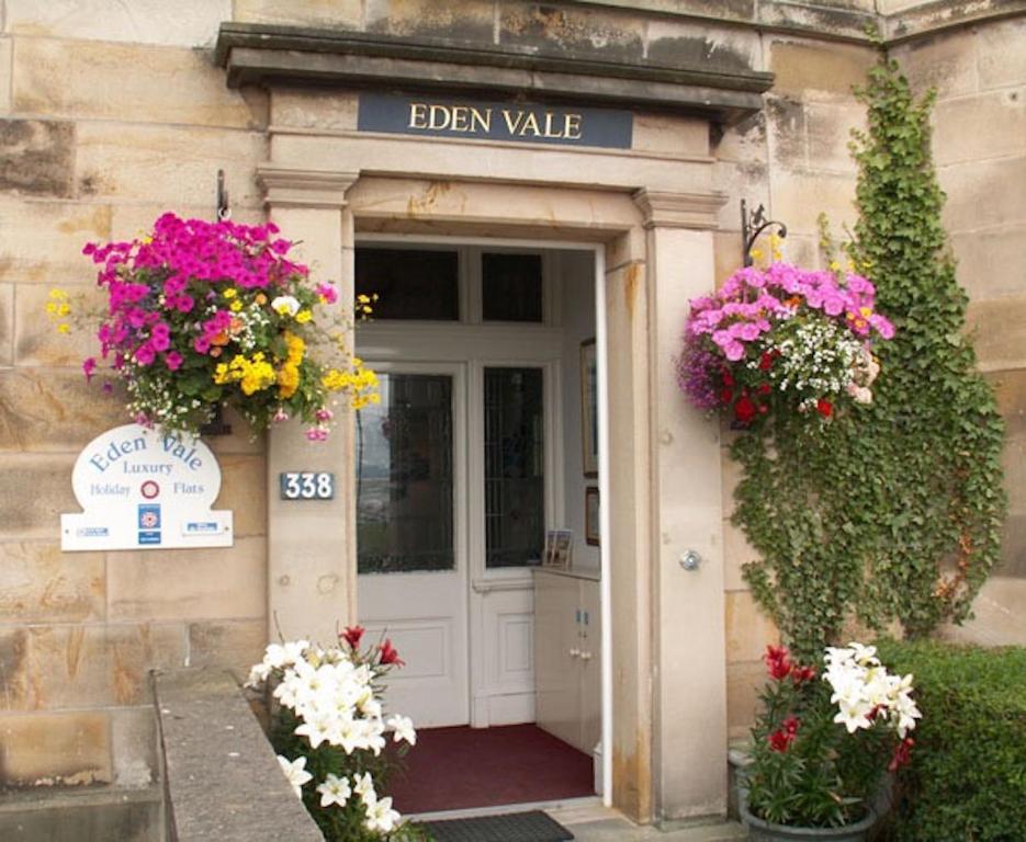 Eden Vale Garden View Apartment with Patio, Morecambe - pet-friendly stay