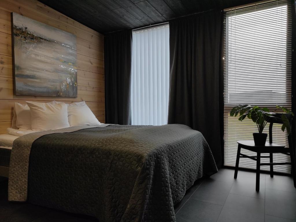 Black Hotel 2