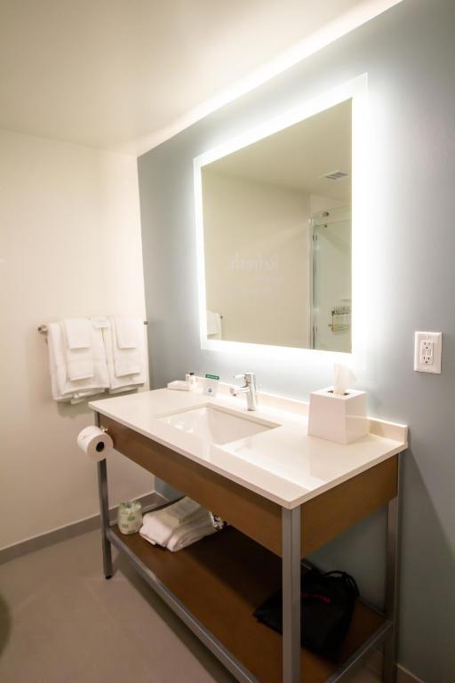 Quality Inn Manchester Airport Photo 33