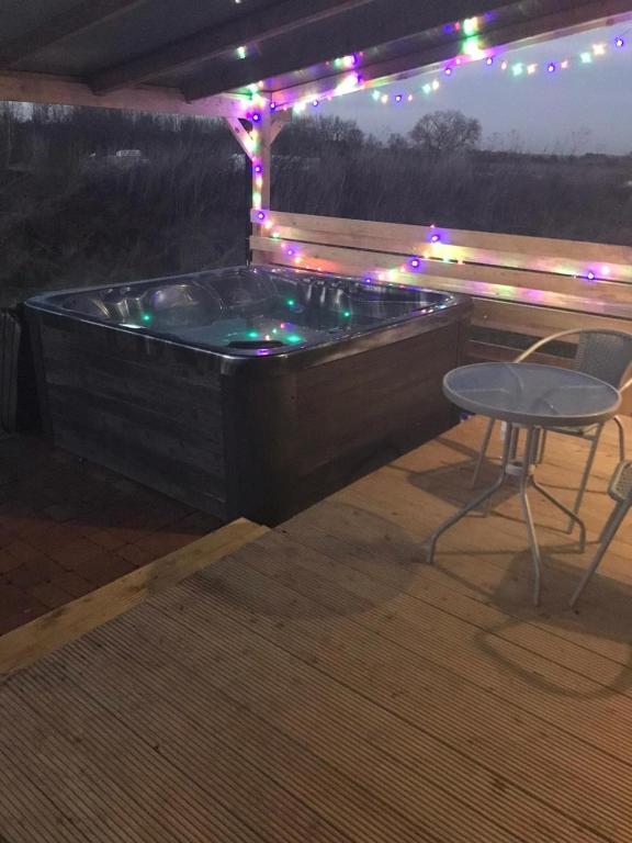 Wooden Tiny House Glamping Cabin with Hot Tub 3, Askham photo 4