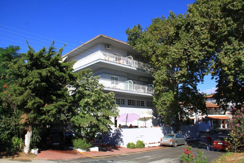 Galanis Studios and Apartments — Hotel in Palaios Panteleimon