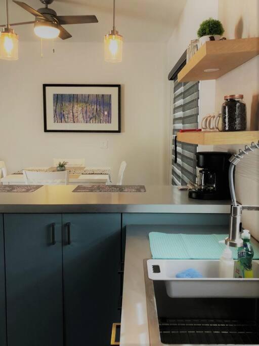 Lovely 1 Bedroom Apartment w/private Parking - 5