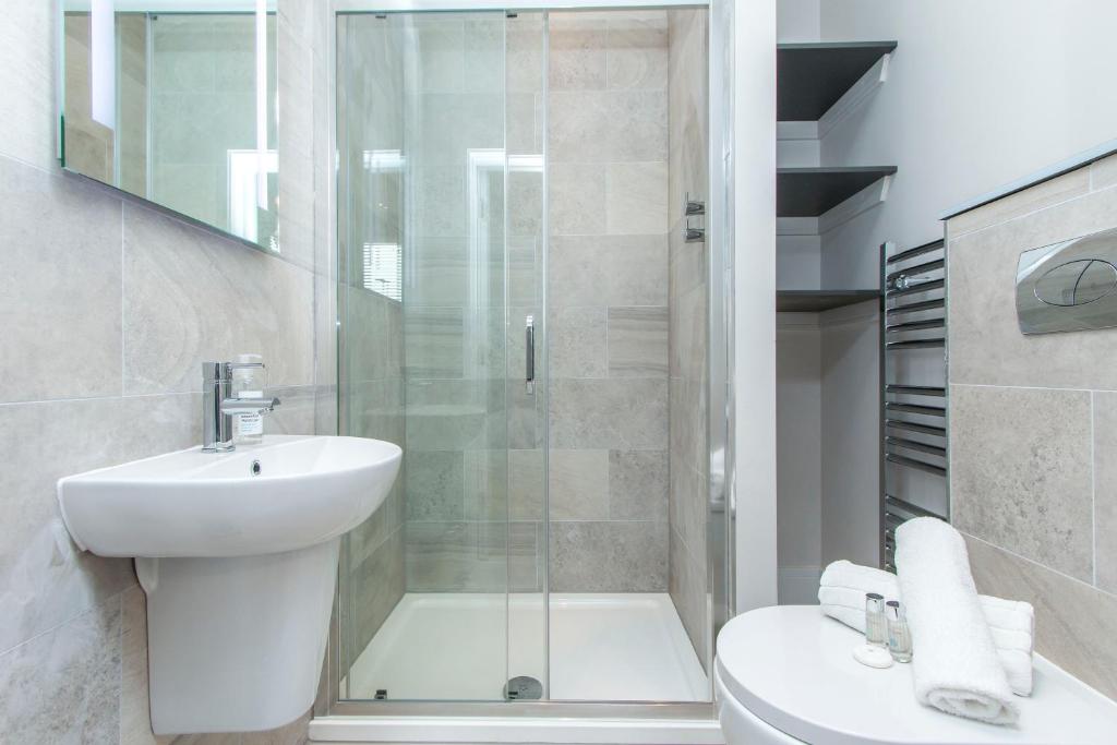 Coldharbour Suites photo