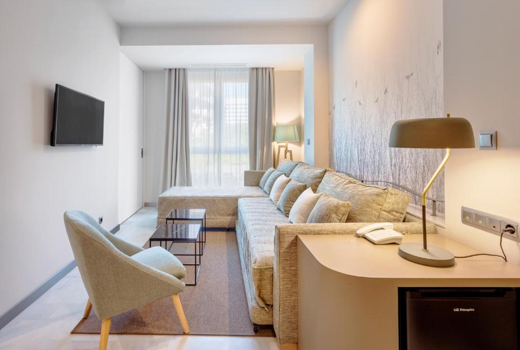 Hotel San Pablo Sevilla — Hotel rooms in Seville, Andalusia