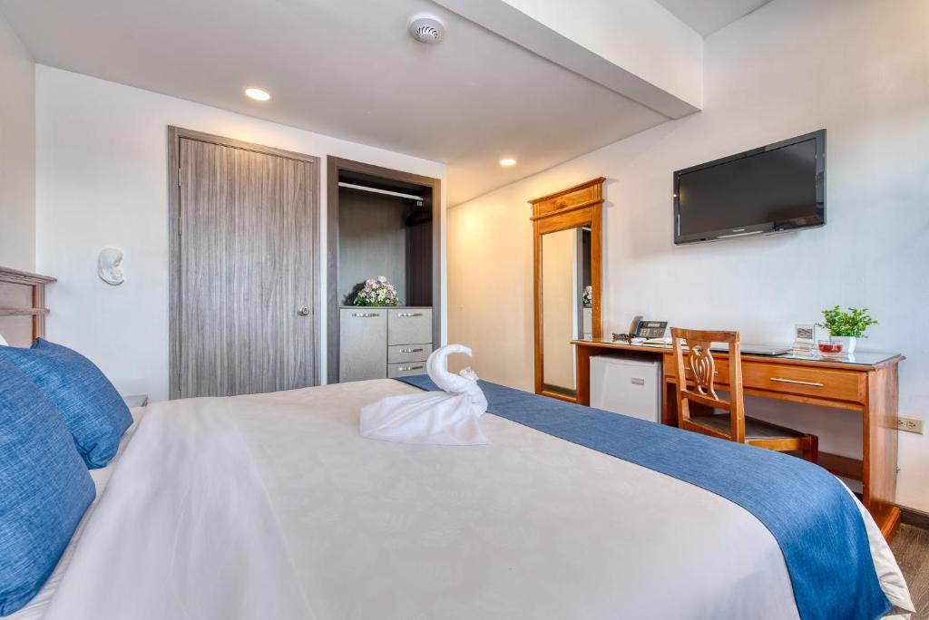 Swans Cay Hotel photo