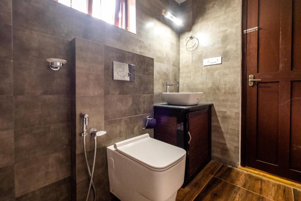 Selcouth, Pet-friendly 2br by the backwaters by Roamhome photo