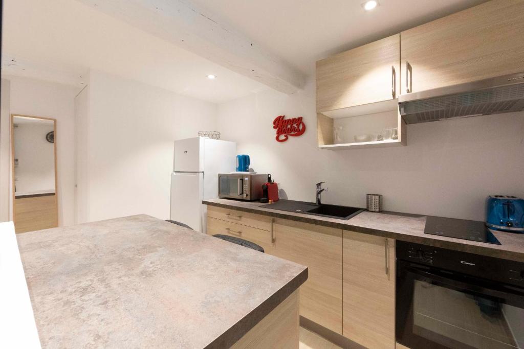 Brand-new atypical studio in rue Fourmillière - 4