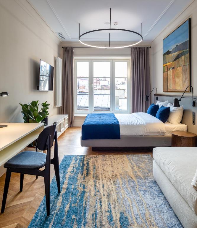 On The Square Guesthouse Photo 36