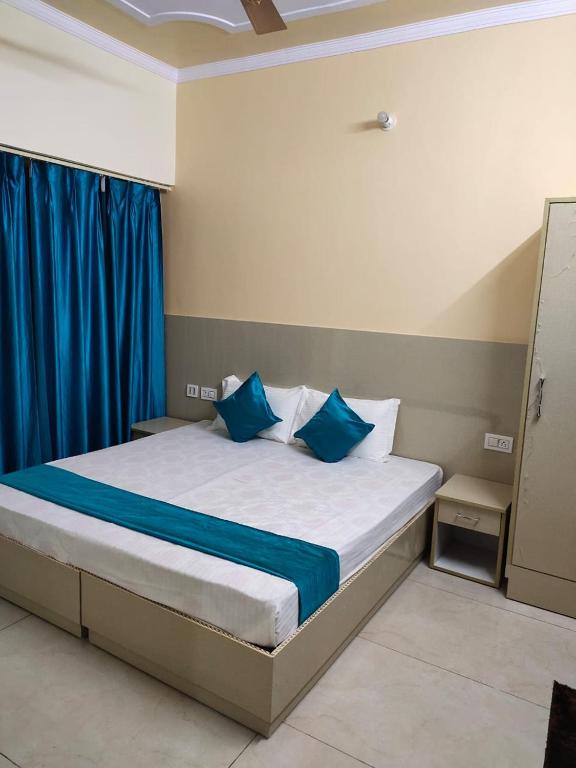 Hotel Aradhana palace — Hotel in Rishikesh