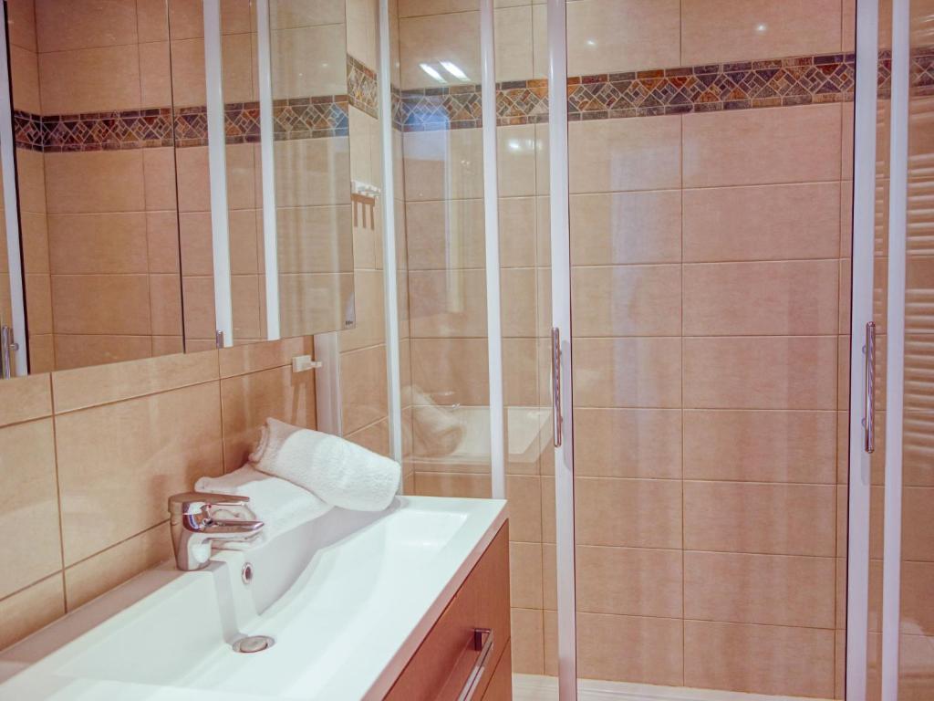 Studio Les Moutières B1 et B2 - Val Claret-8 by Interhome - 4