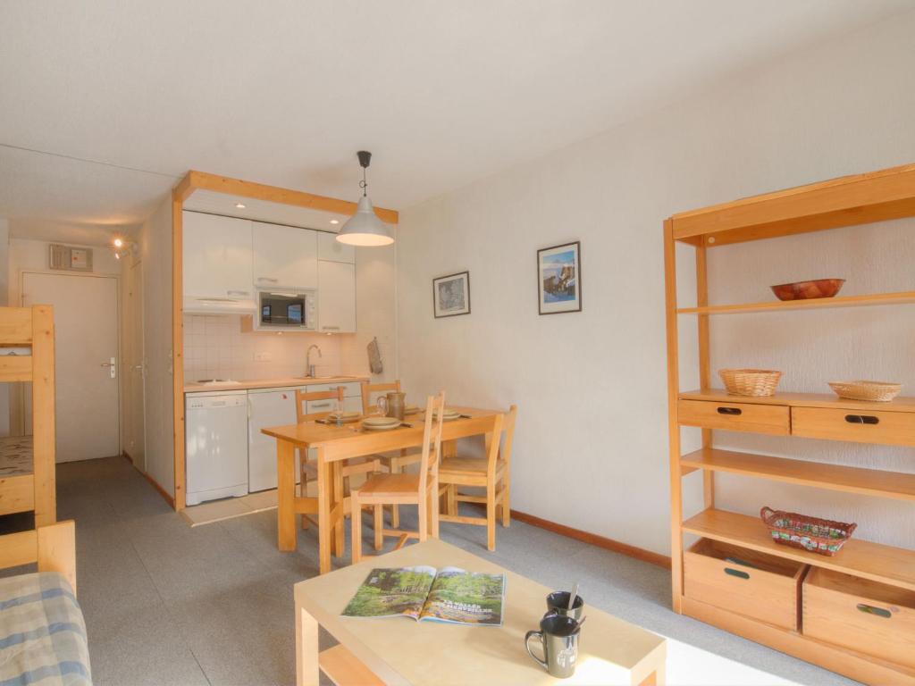 Apartment Grandes Platières II-10 by Interhome - 4