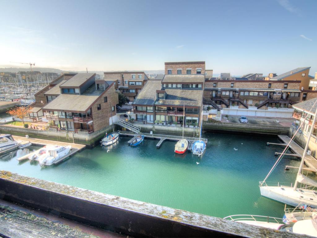 Studio Les Marinas-4 by Interhome - 5