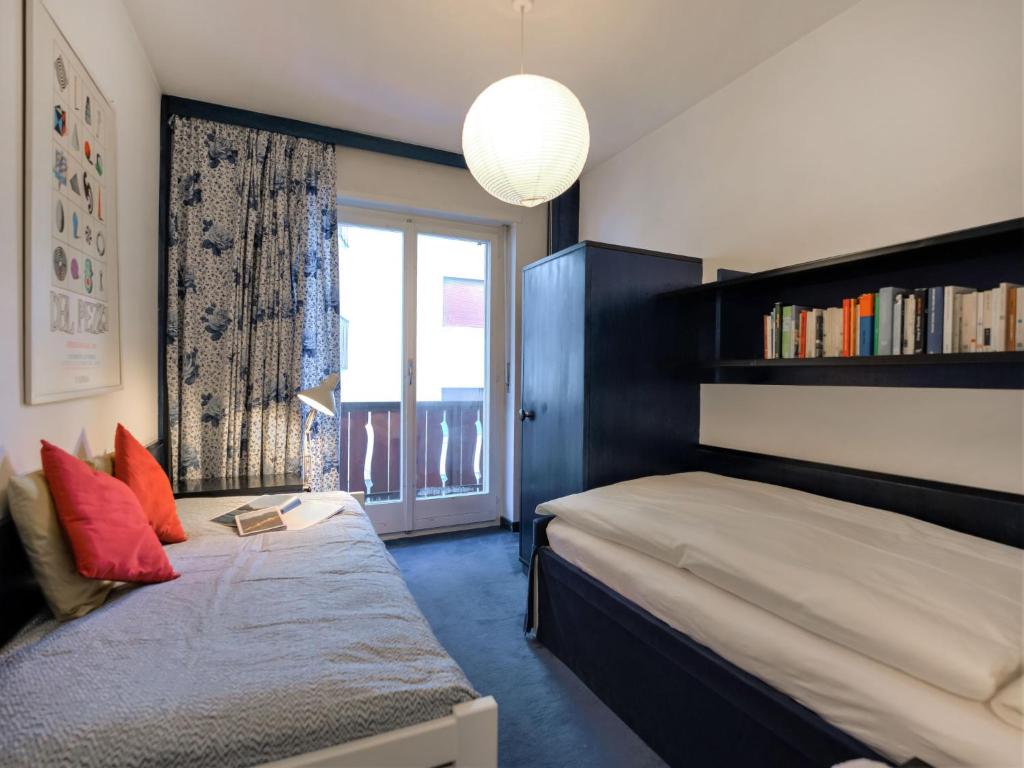 Apartment Chesa Romantica 17 by Interhome - 3
