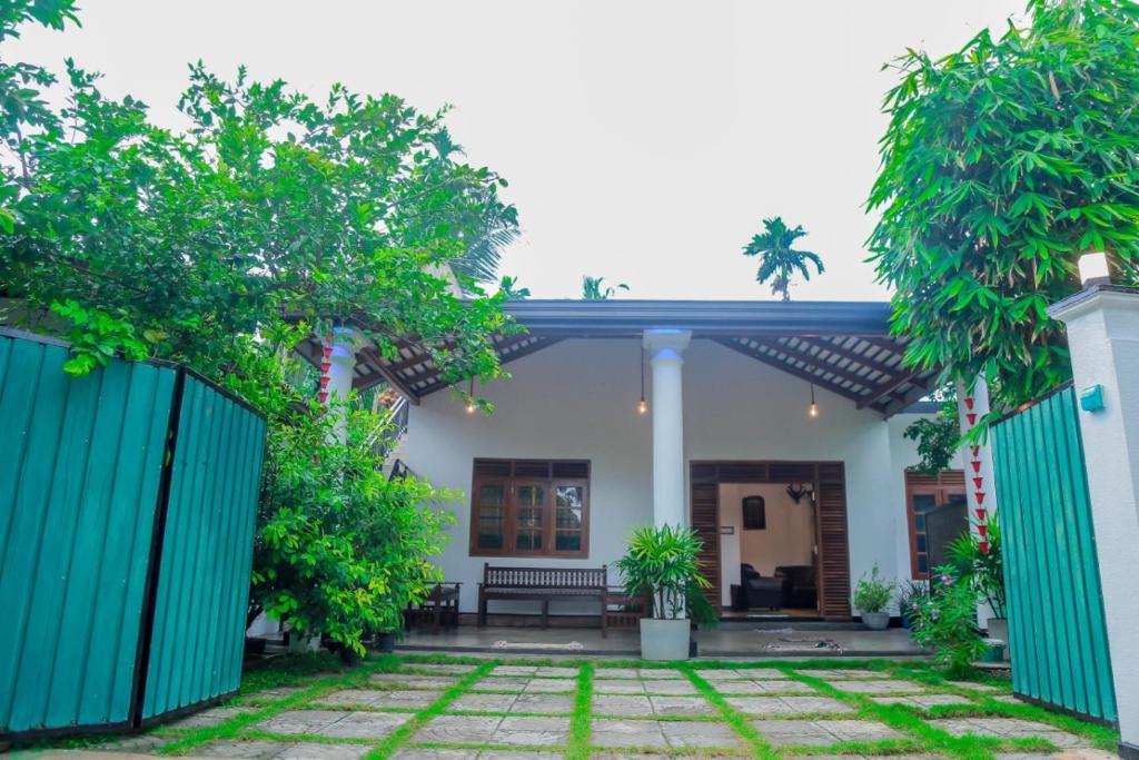 The villa tuk tuk