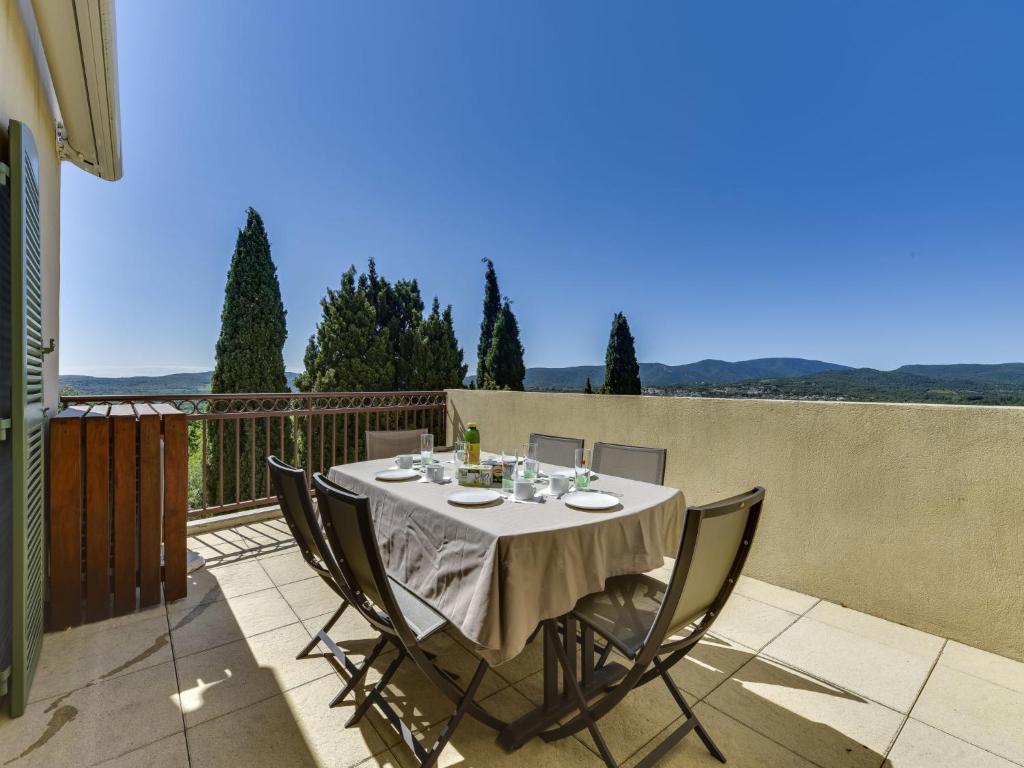Apartment Les Terrasses de Grimaud by Interhome — Hotel in Grimaud