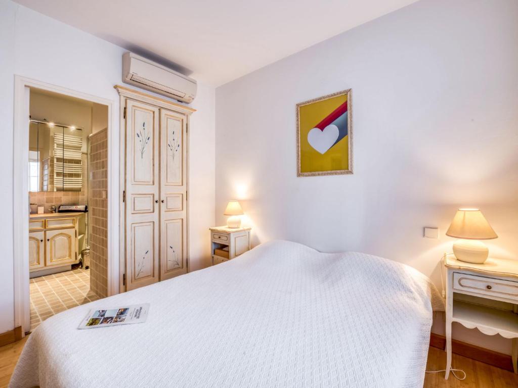 Apartment Boulevard Louis Blanc-1 by Interhome - 3