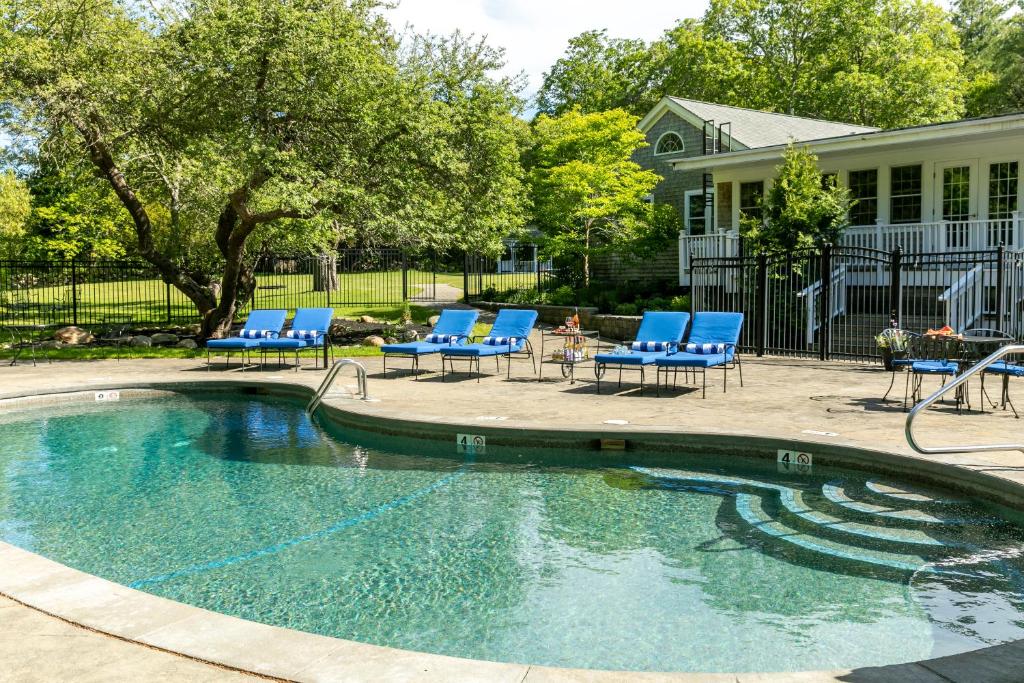 Lambert's Cove Inn & Resort photo