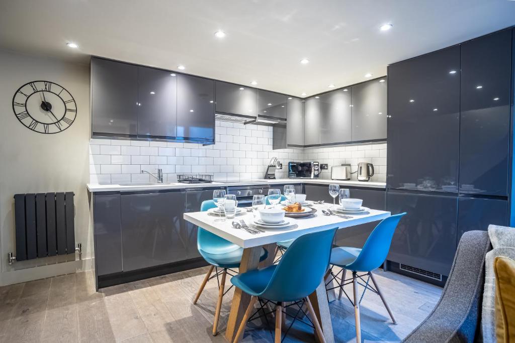 Modern Two Bedroom Apartment in Fulham by Sojo Stay photo