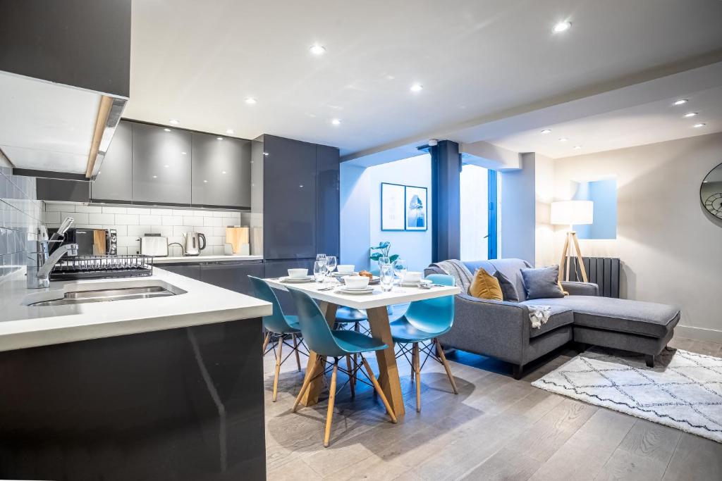 Modern Two Bedroom Apartment in Fulham by Sojo Stay — Hotel in London