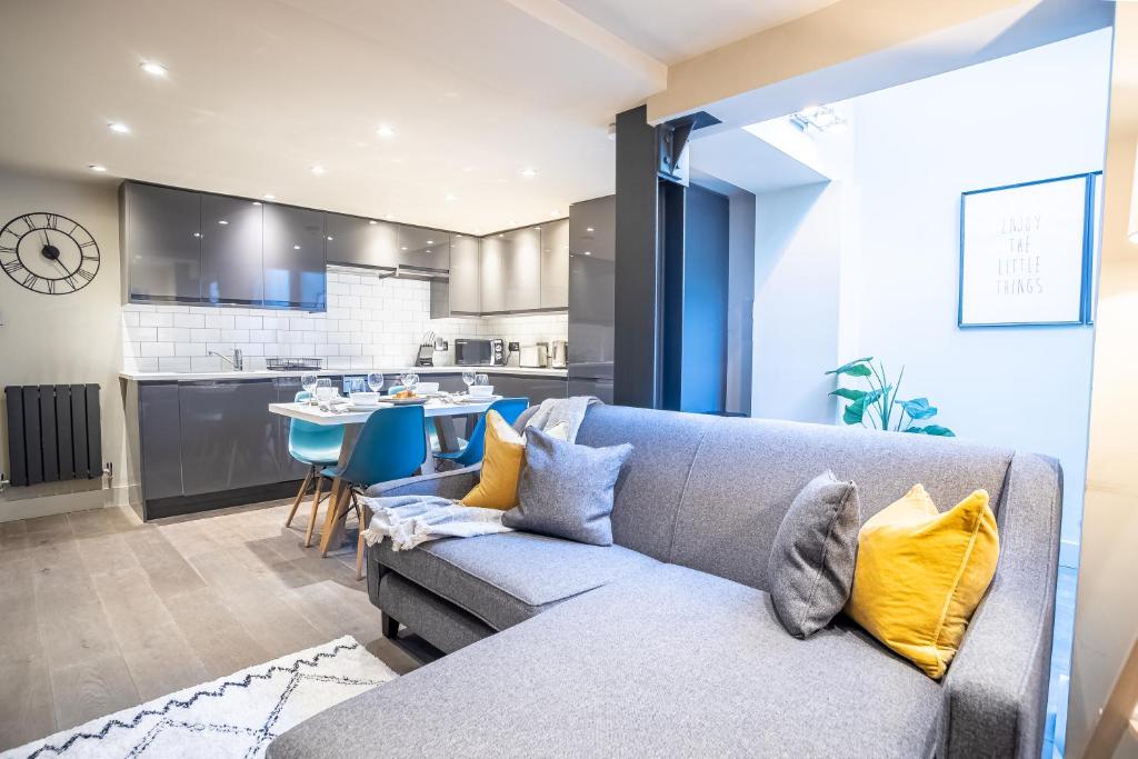 Modern Two Bedroom Apartment in Fulham by Sojo Stay photo