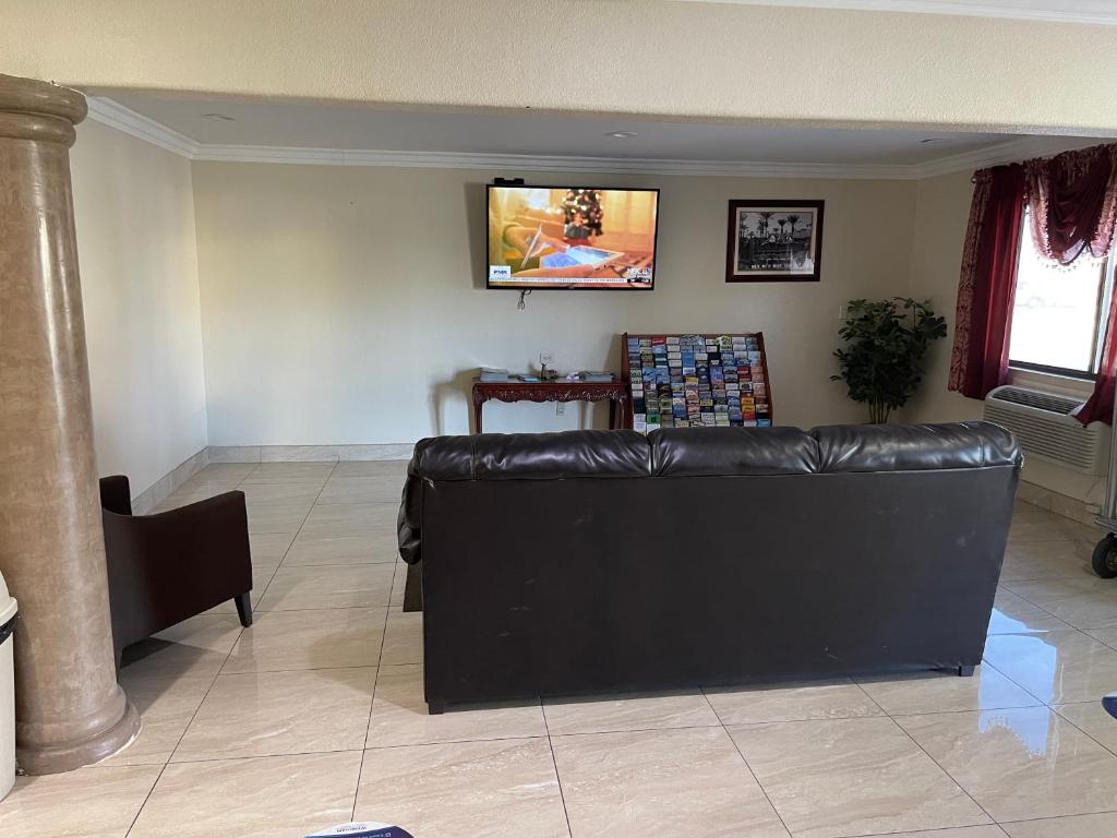 Days Inn by Wyndham Indio photo