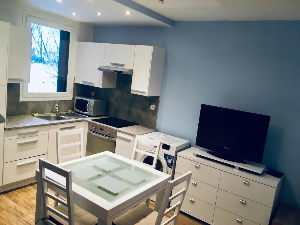Agréable studio neuf avec vue + parking gratuit - 4