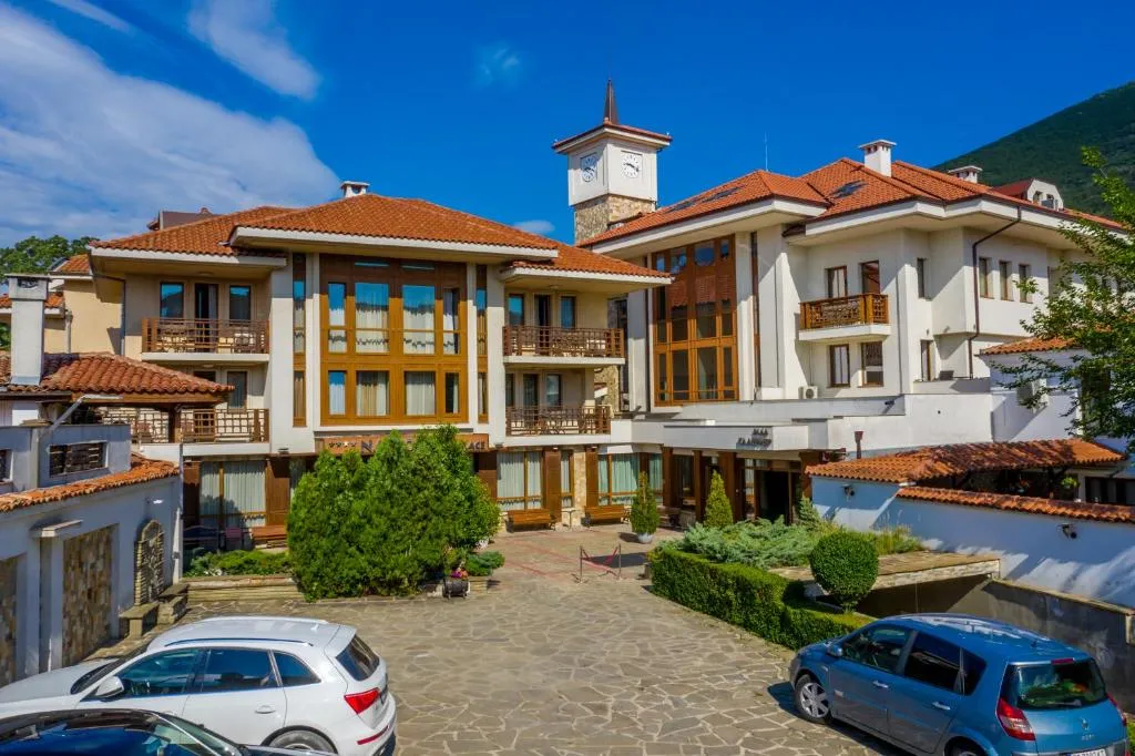 National Palace Wine & Spa Hotel，位于斯利文的酒店