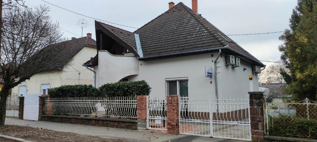 Eva Vendeghaz — Hotel in Kaposvar