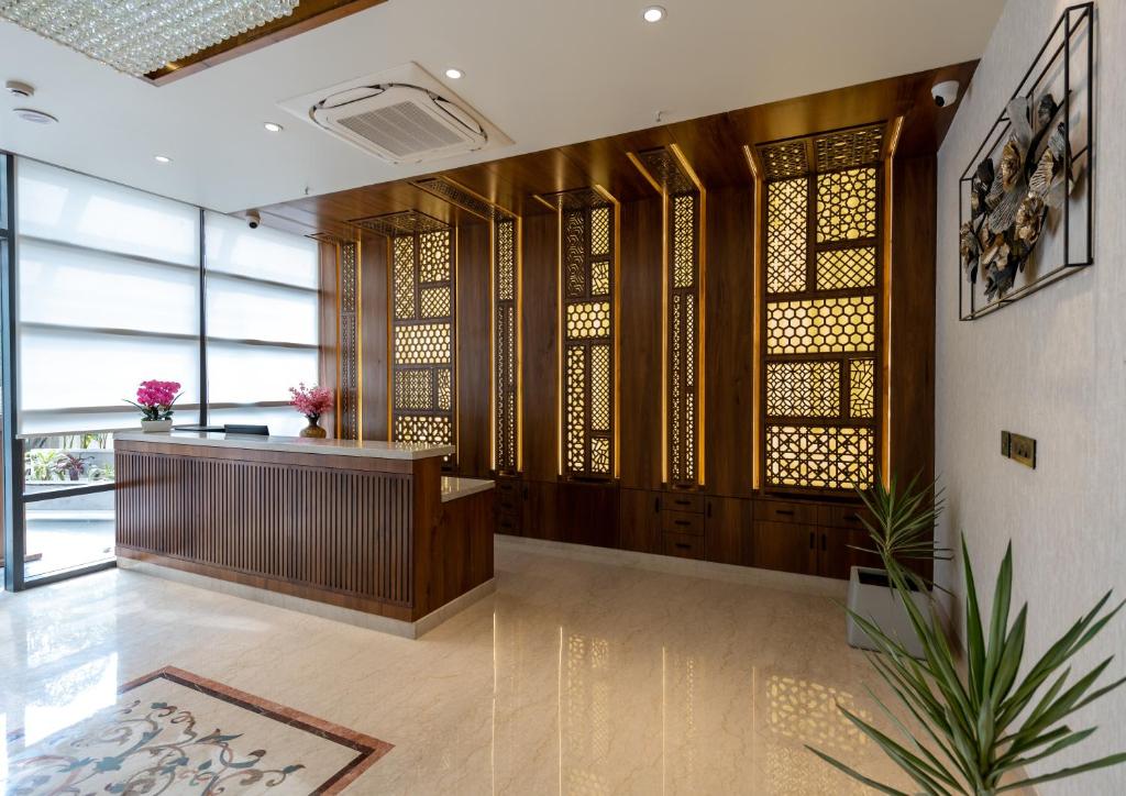 Hotel Regal Grand photo
