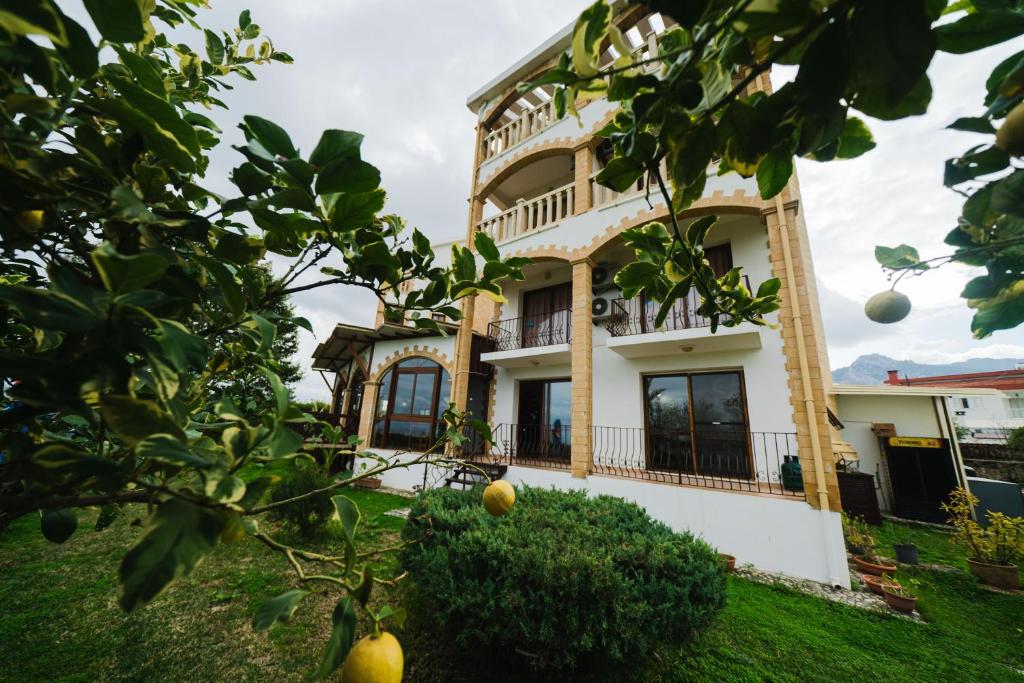 Topset Hotel photo